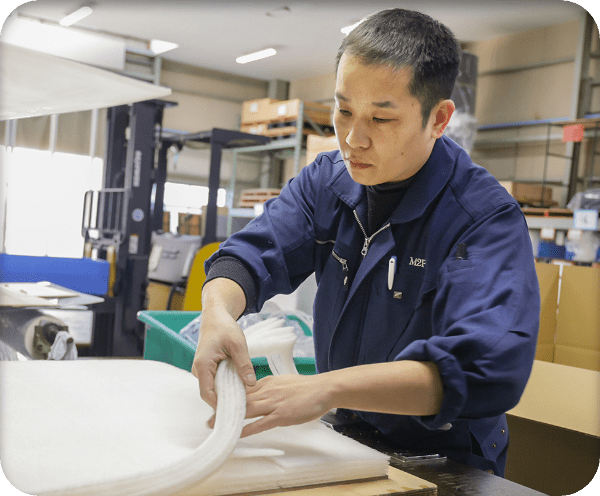 単純な打ち抜き加工だけをする工場ではありません